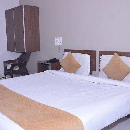 Hotel Indrani Chittorgarh Exteriör bild