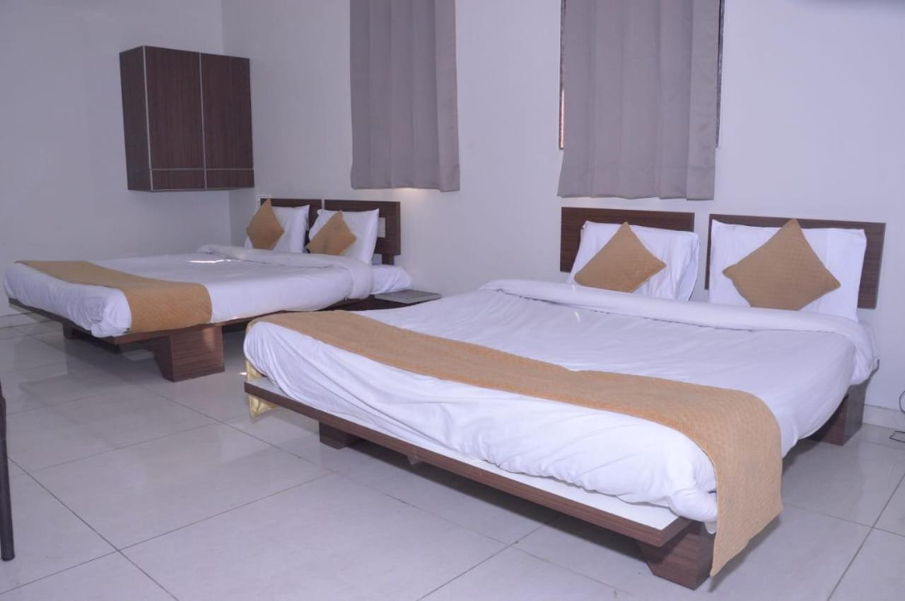 Hotel Indrani Chittorgarh Exteriör bild
